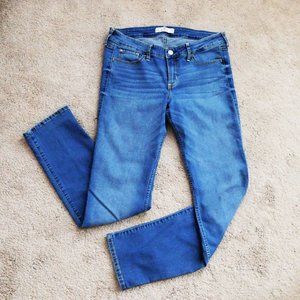 Hollister Straight-Leg Jeans Size 11 in EUC